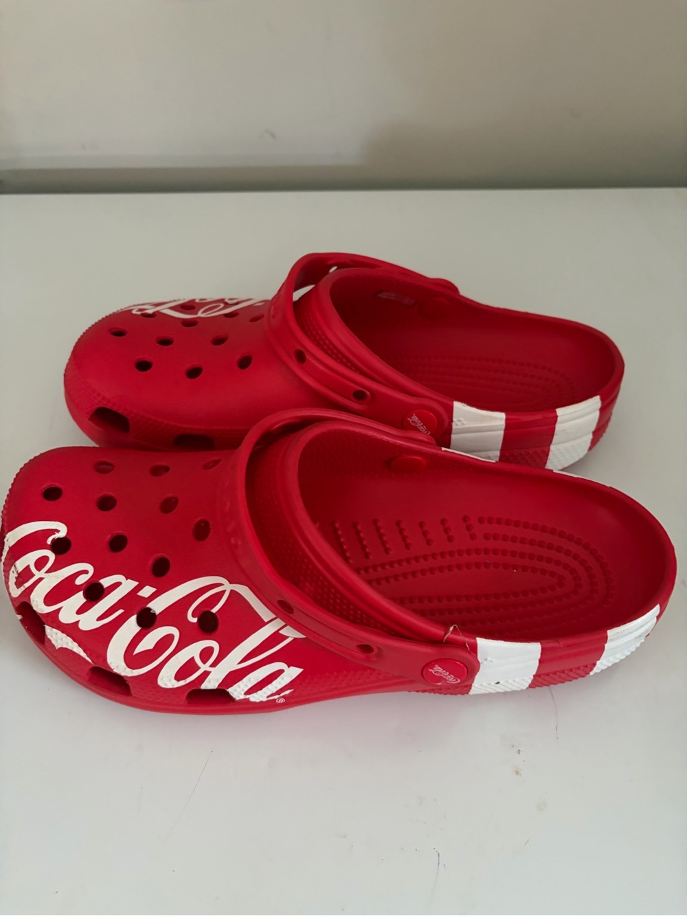Men/Women Coca Cola Red Crocs M9/W11 - Picture 2 of 9